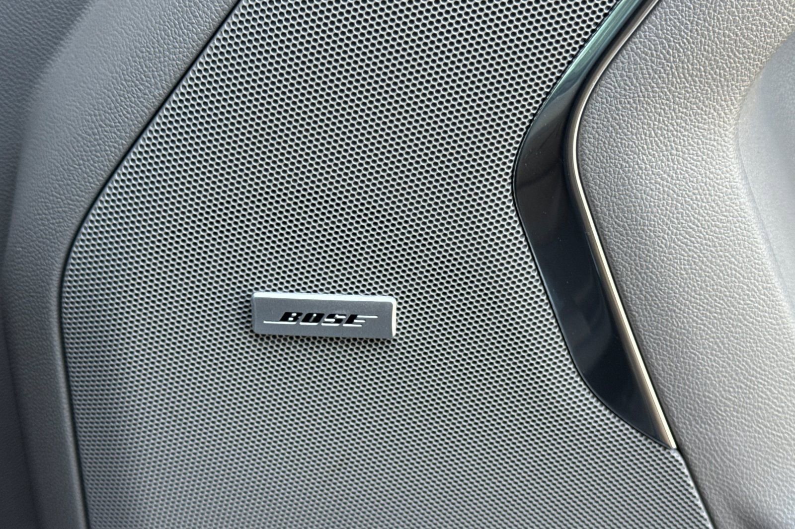 Used 2024 Chevrolet Suburban LT image 43