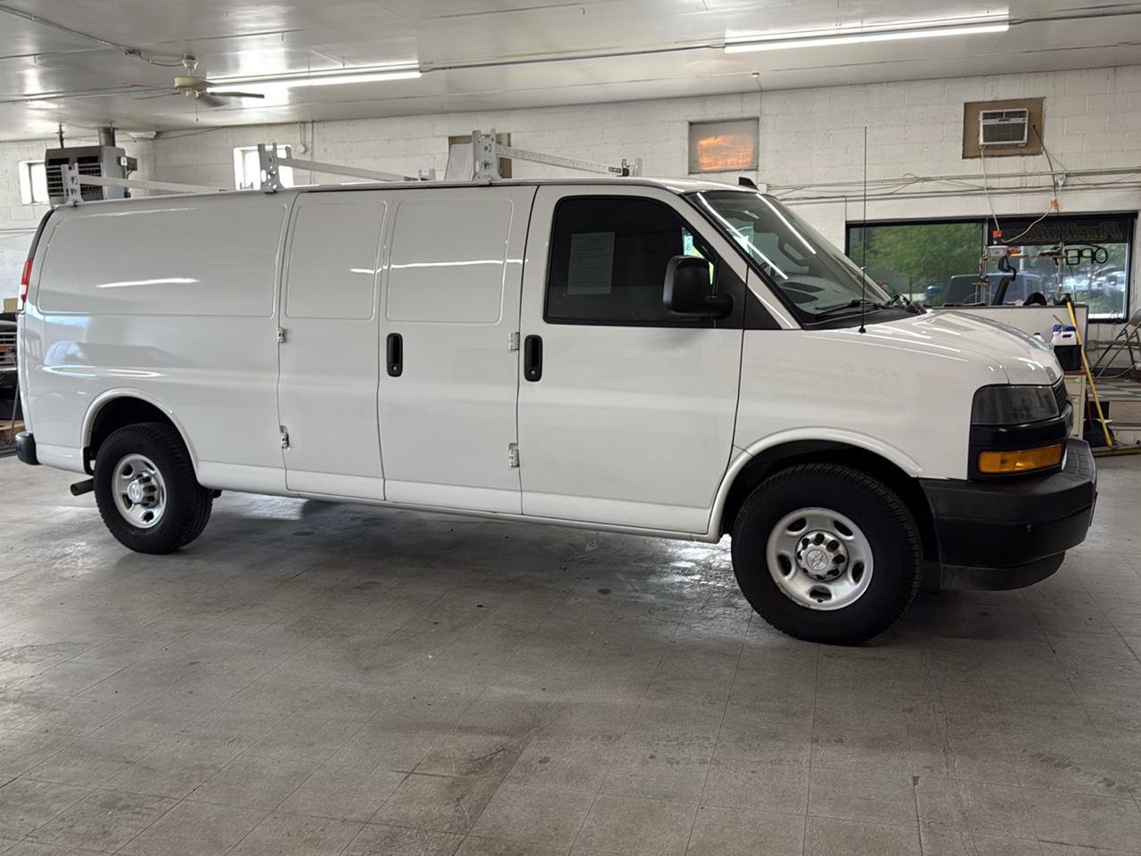 Used 2021 Chevrolet Express 2500 Extended w/ Driver Convenience Package RWD image 5
