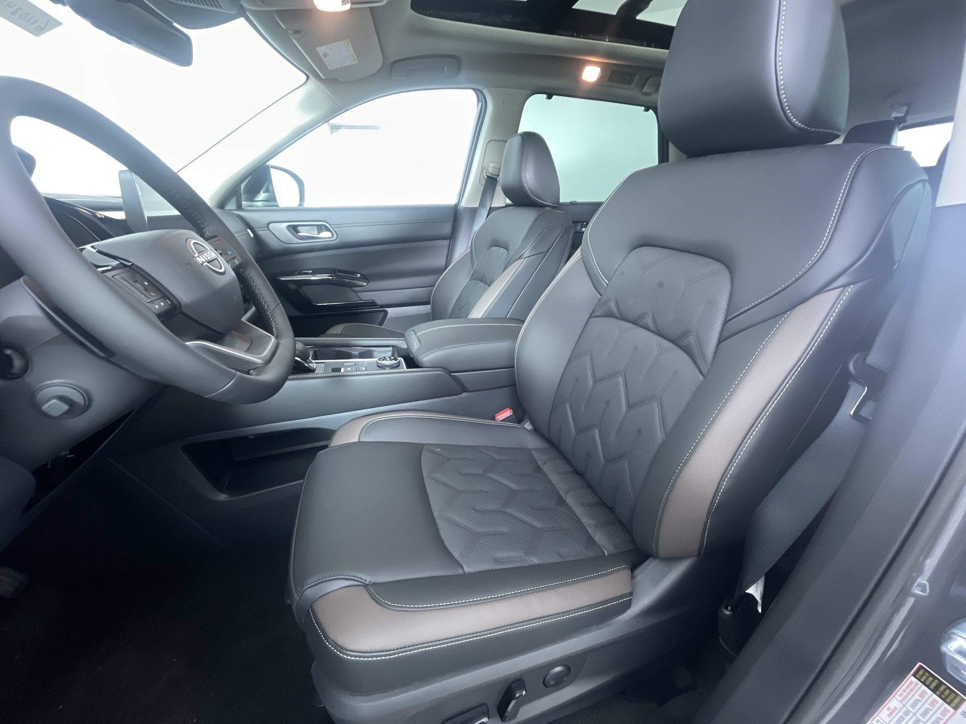 New 2026 Nissan Pathfinder Platinum w/ Cargo Package AWD/4WD image 15