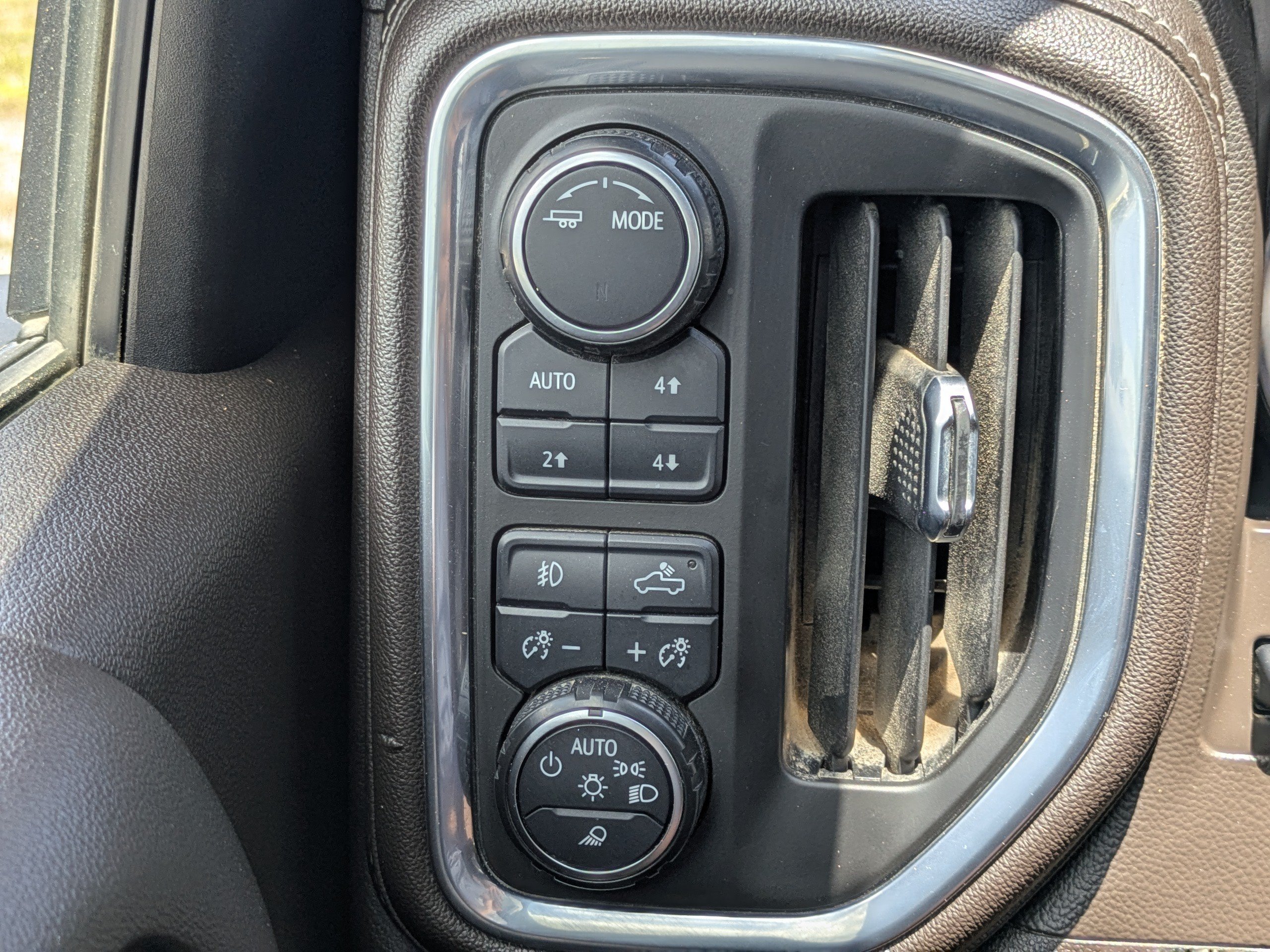 Used 2021 Chevrolet Silverado 2500 LTZ w/ LTZ Premium Package AWD/4WD image 22
