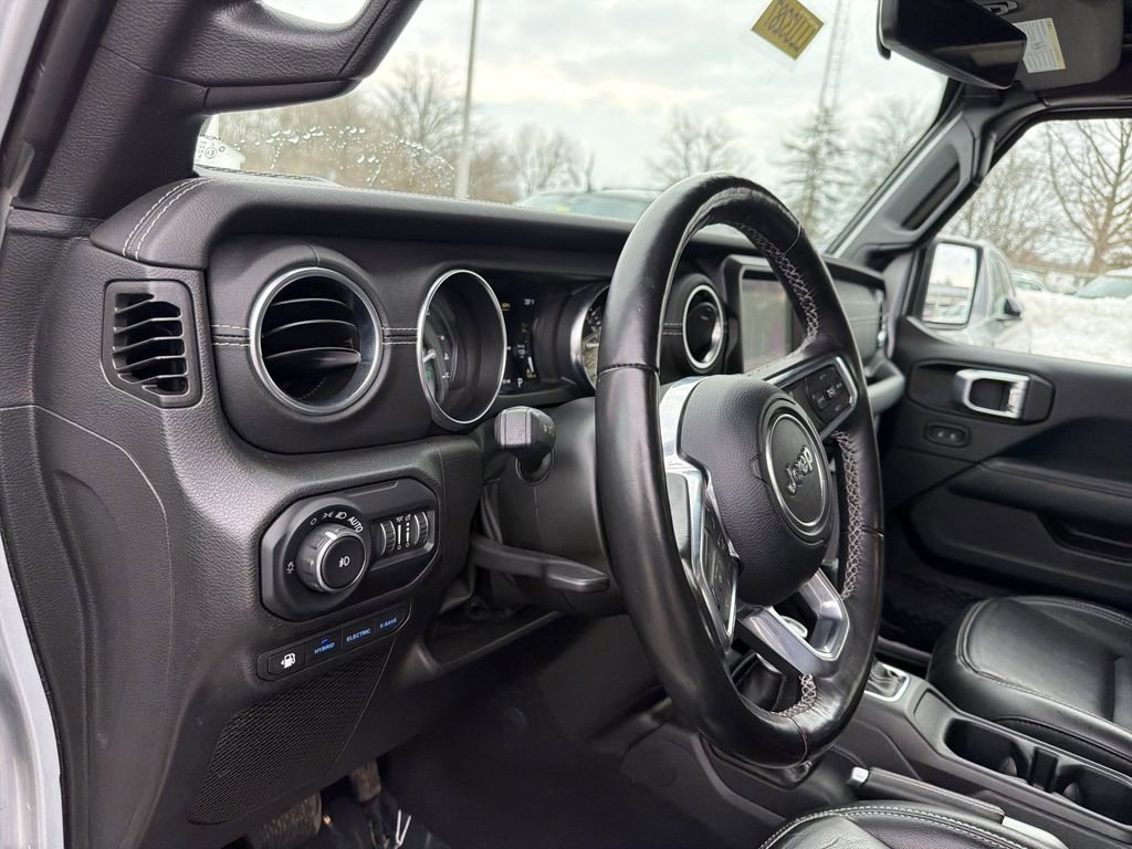 Used 2022 Jeep Wrangler Unlimited Sahara w/ Cold Weather Group AWD/4WD image 21