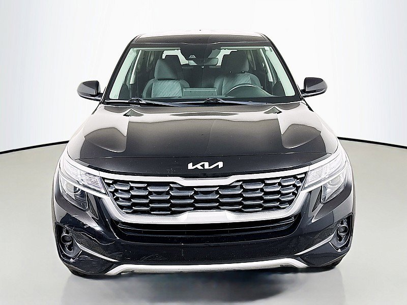 Used 2023 Kia Seltos LX AWD/4WD image 2