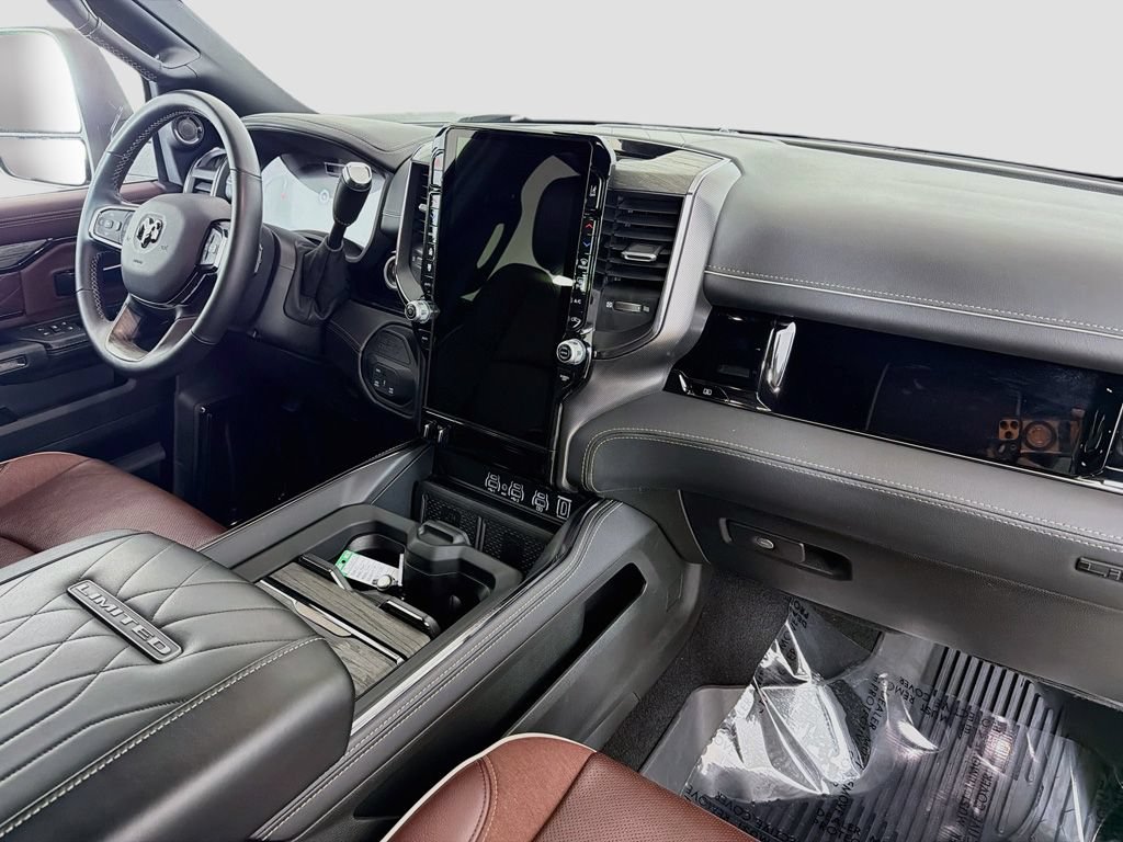 Used 2025 RAM 3500 Limited AWD/4WD image 25