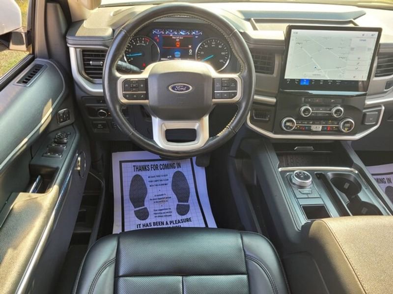 Used 2024 Ford Expedition XLT image 8