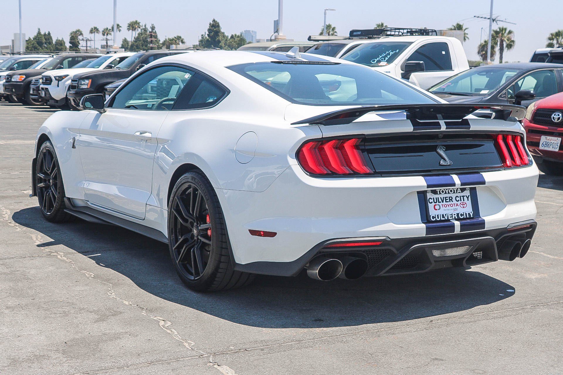 Used 2022 Ford Mustang Shelby GT500 w/ Technology Package RWD image 7