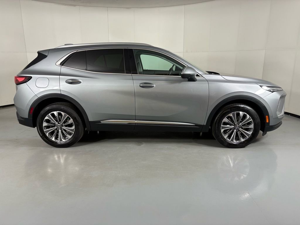 Used 2025 Buick Envision Preferred image 9