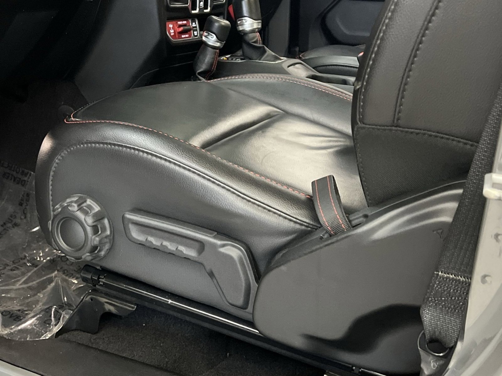 Used 2021 Jeep Gladiator Rubicon image 12