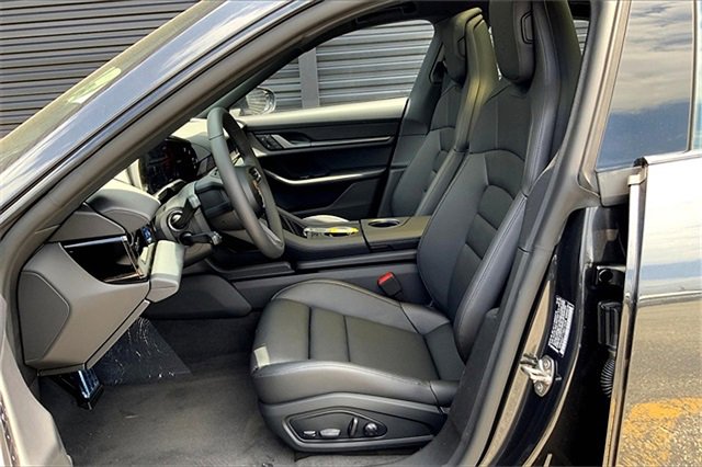 New 2025 Porsche Taycan image 5