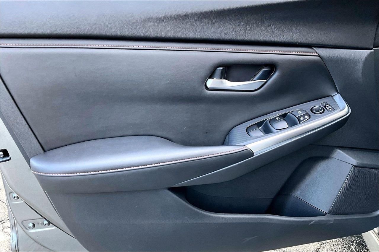 Used 2023 Nissan Sentra SR w/ Midnight Edition Package image 25