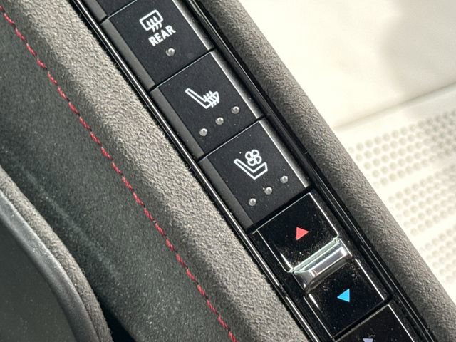 Used 2023 Chevrolet Corvette Stingray Premium Cpe w/ Z51 Performance Package RWD image 29