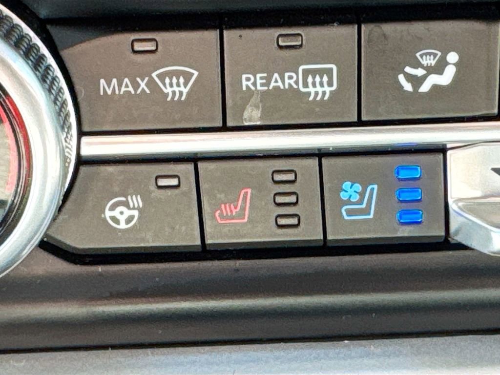 Used 2024 Ford Expedition XLT image 24