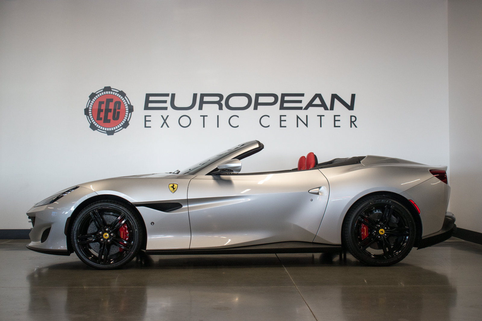 Used 2019 Ferrari Portofino RWD image 11