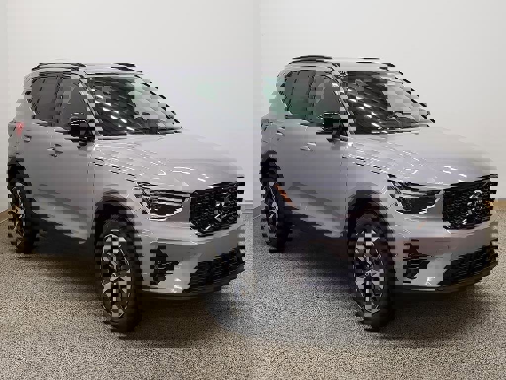 New 2026 Volvo XC40 B5 Plus w/ Protection Package Premier