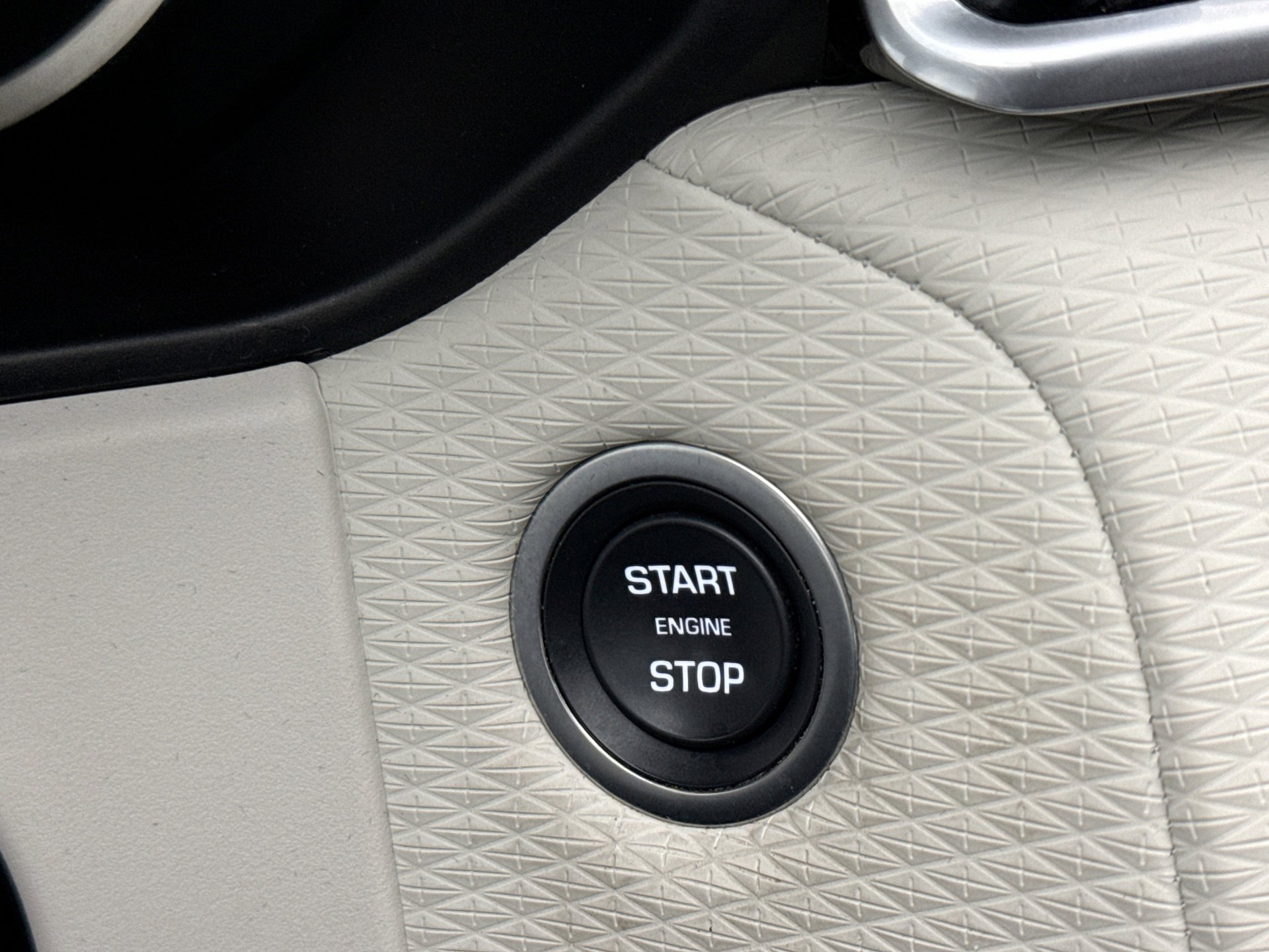 Used 2023 Land Rover Range Rover Velar R-Dynamic S image 22