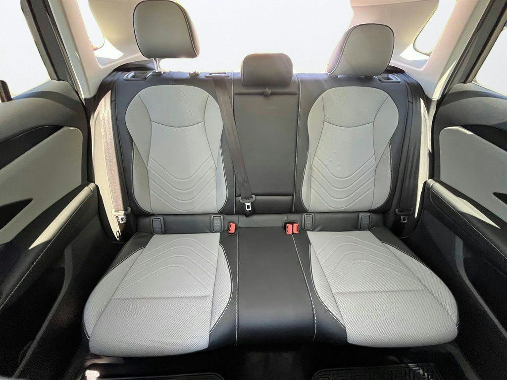 Certified 2026 Volkswagen Tiguan SE AWD/4WD image 28