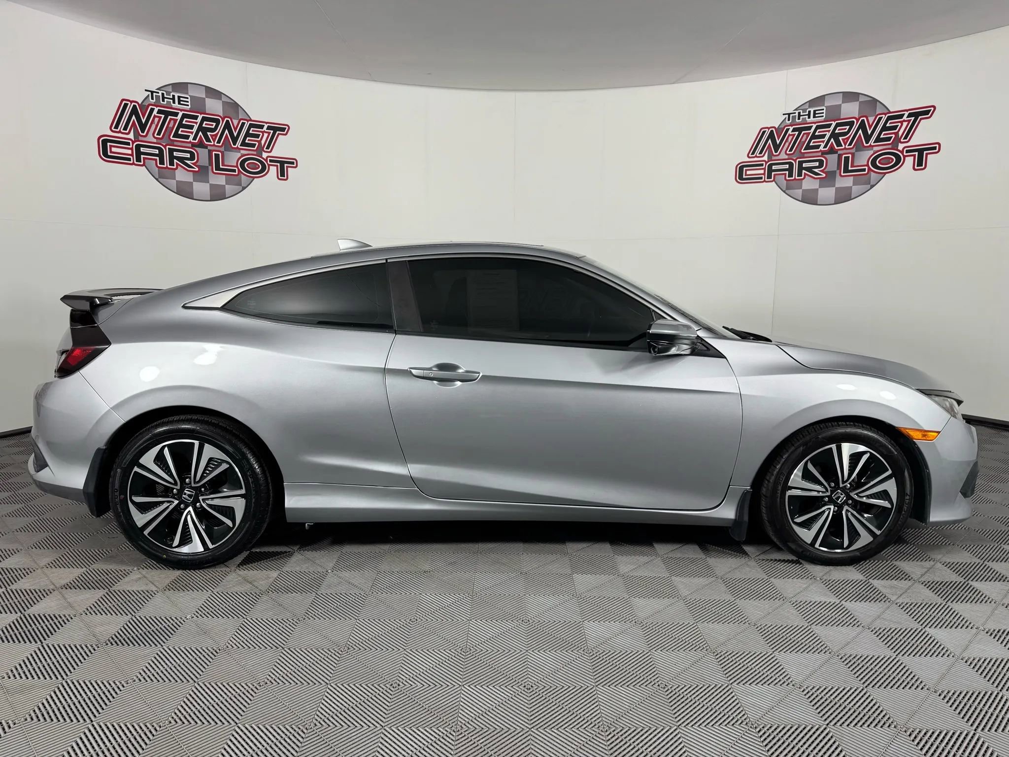 Used 2018 Honda Civic EX-T image 8