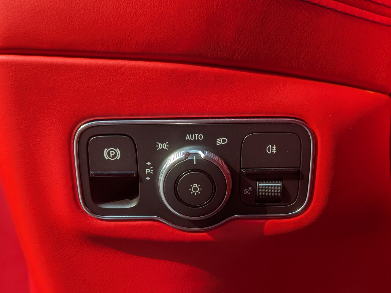 Used 2023 Aston Martin DBX 707 image 17