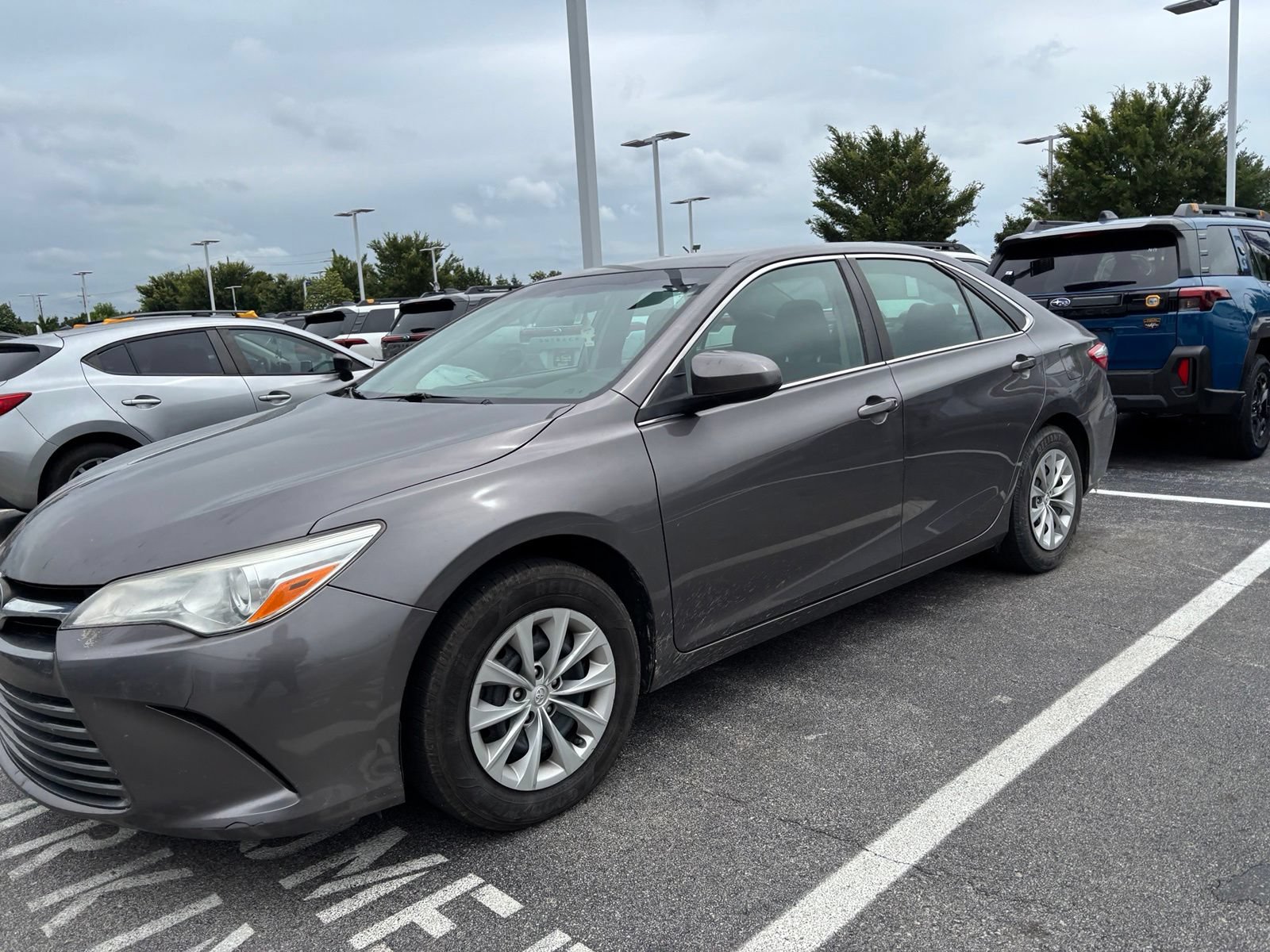 Used 2017 Toyota Camry LE FWD image 5