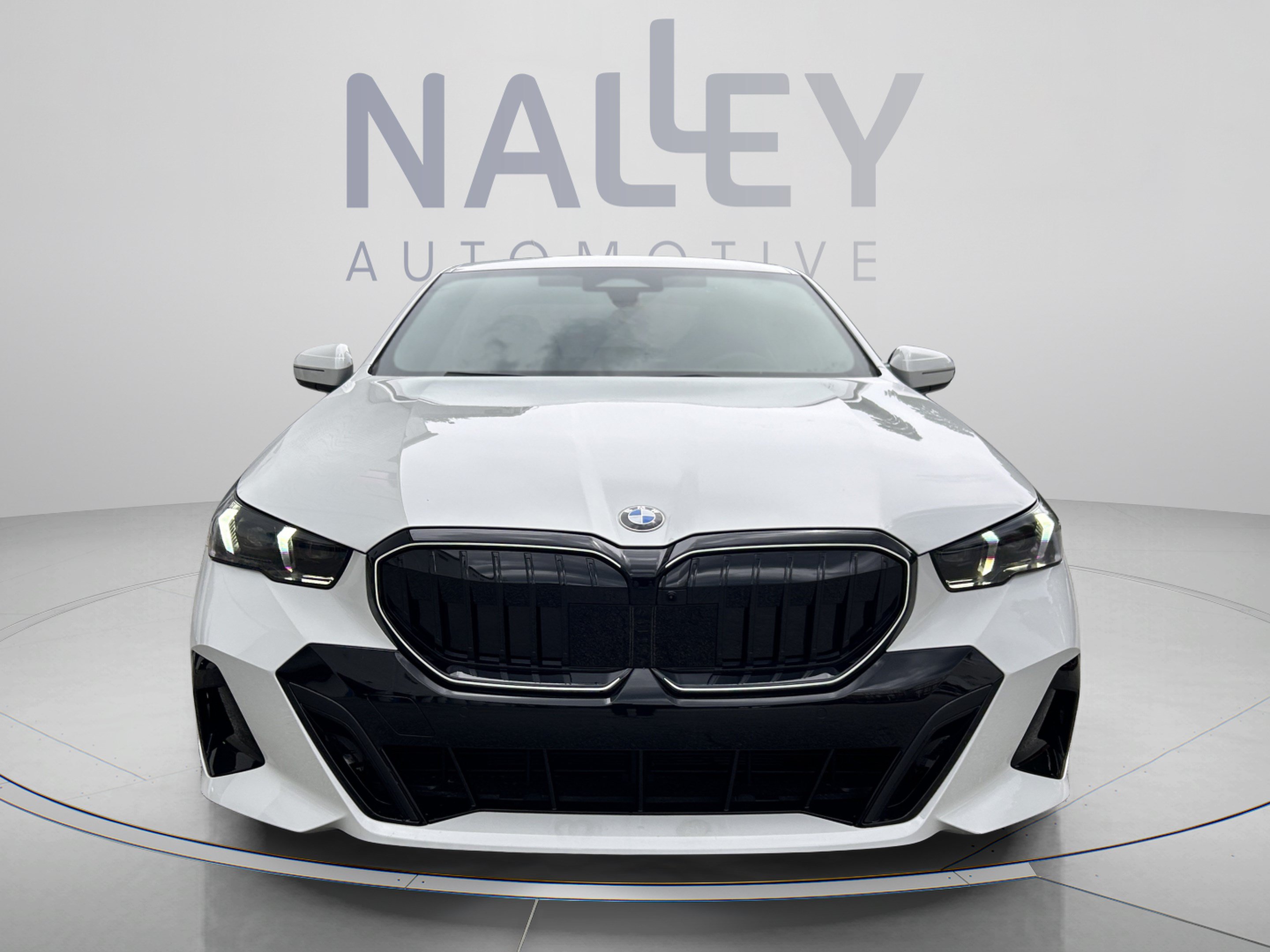 Used 2027 BMW 530i xDrive w/ M Sport Package AWD/4WD image 6