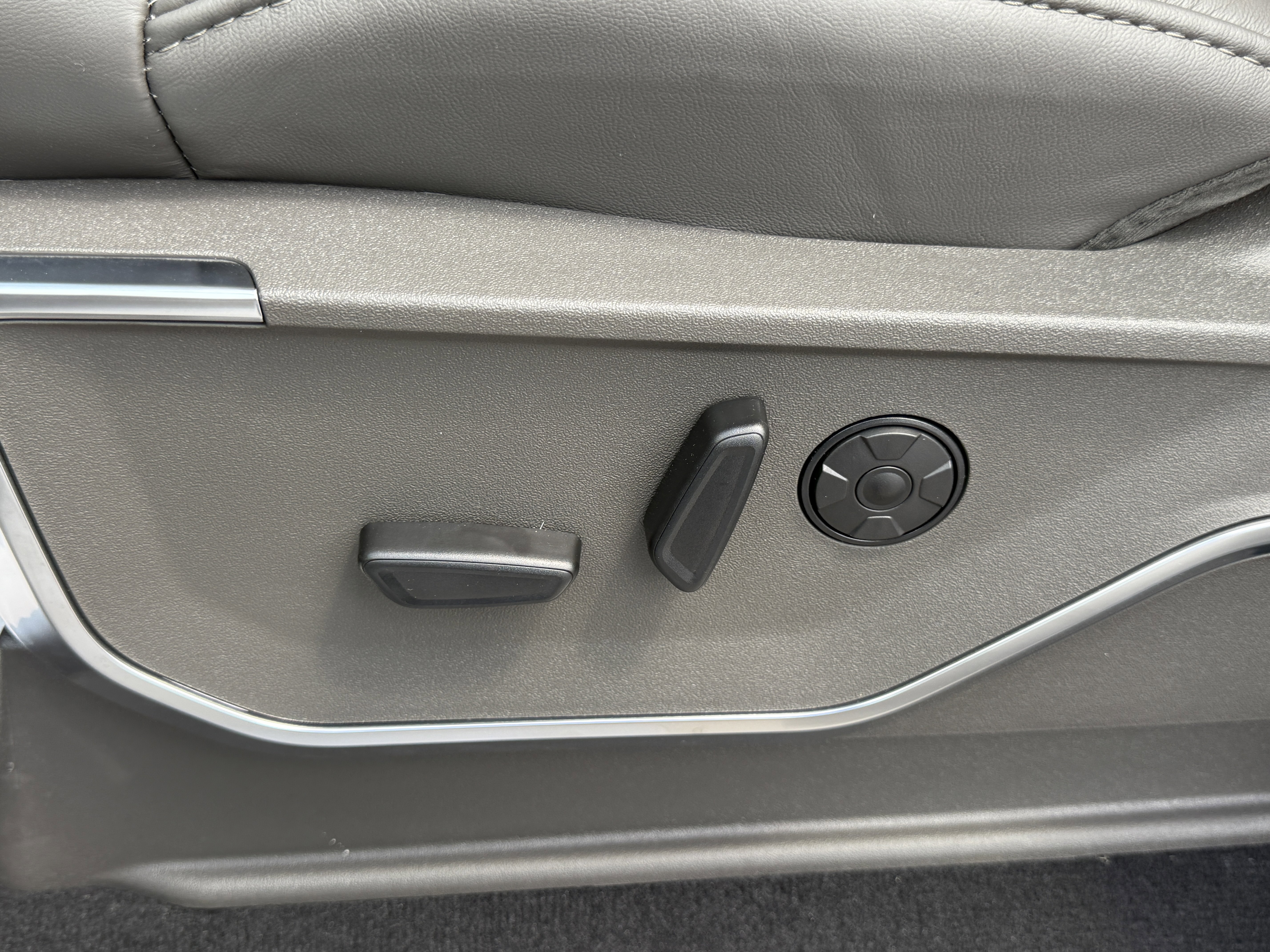 New 2026 Ford F350 Platinum w/ Platinum Plus Package image 19