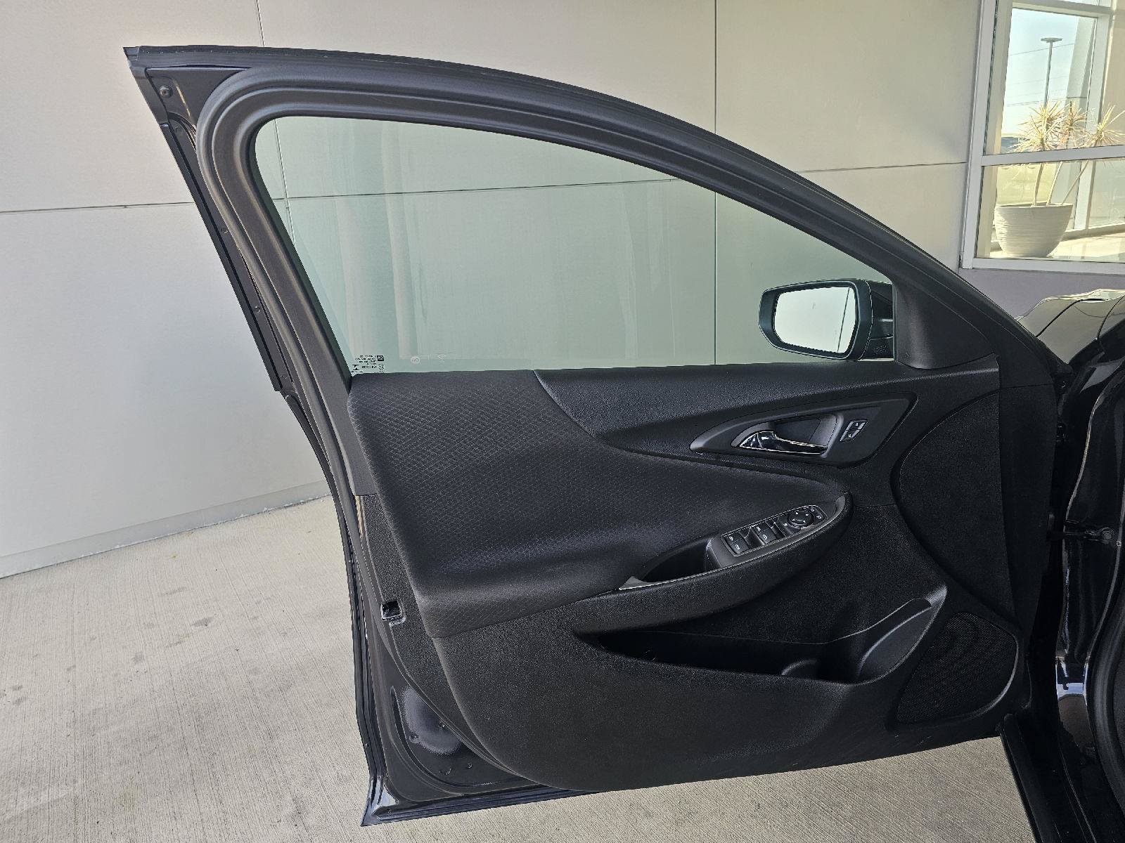 Used 2023 Chevrolet Malibu LT FWD image 18
