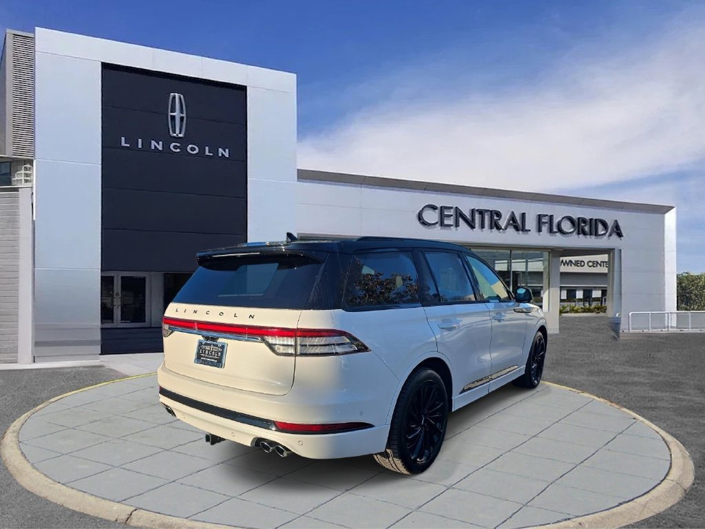 Used 2023 Lincoln Aviator Black Label AWD/4WD image 3