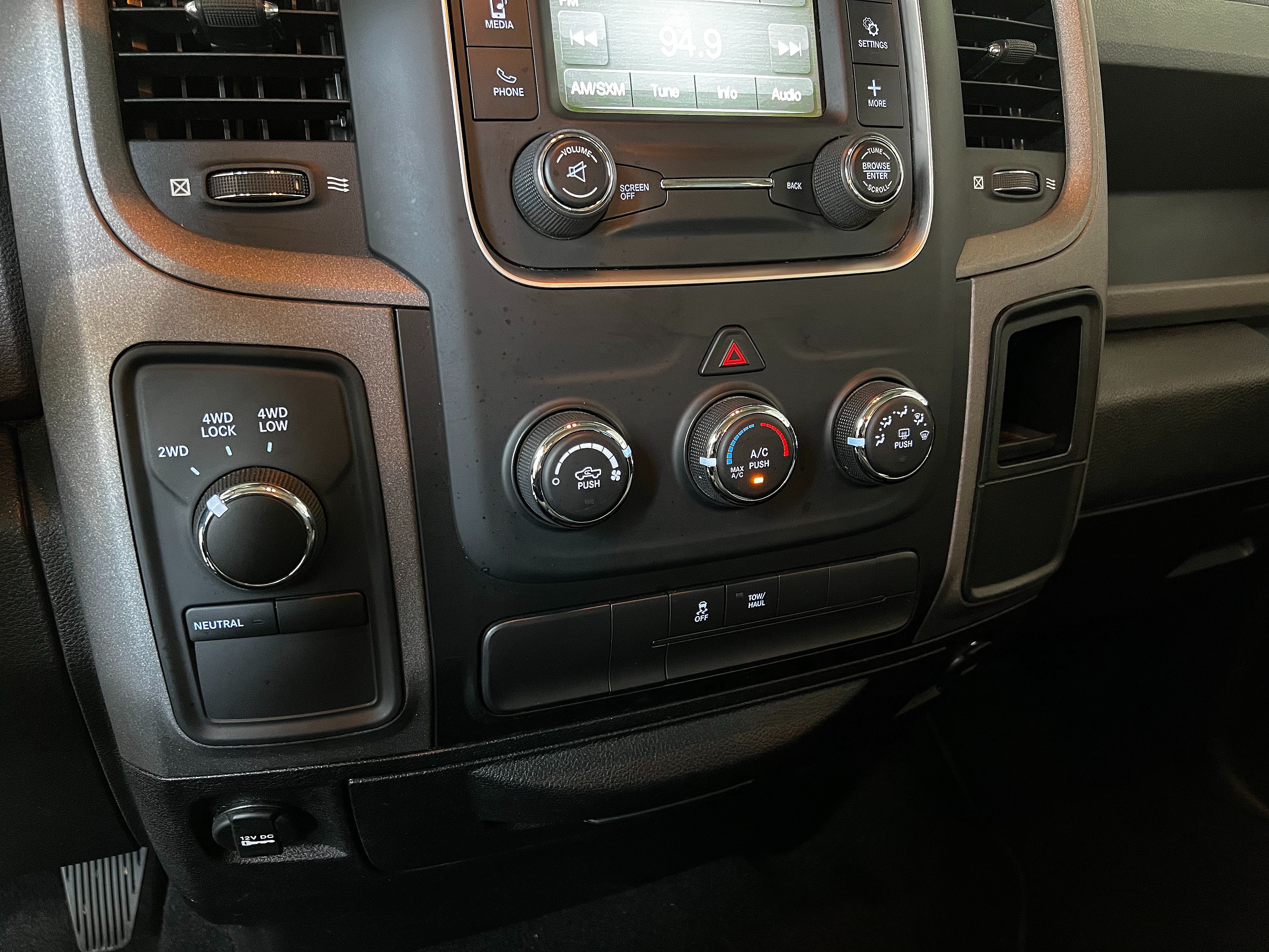 Used 2019 RAM 1500 Express w/ Wheel & Sound Group AWD/4WD image 15