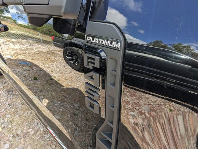 Used 2025 Ford F450 Platinum w/ FX4 Off-Road Package image 4