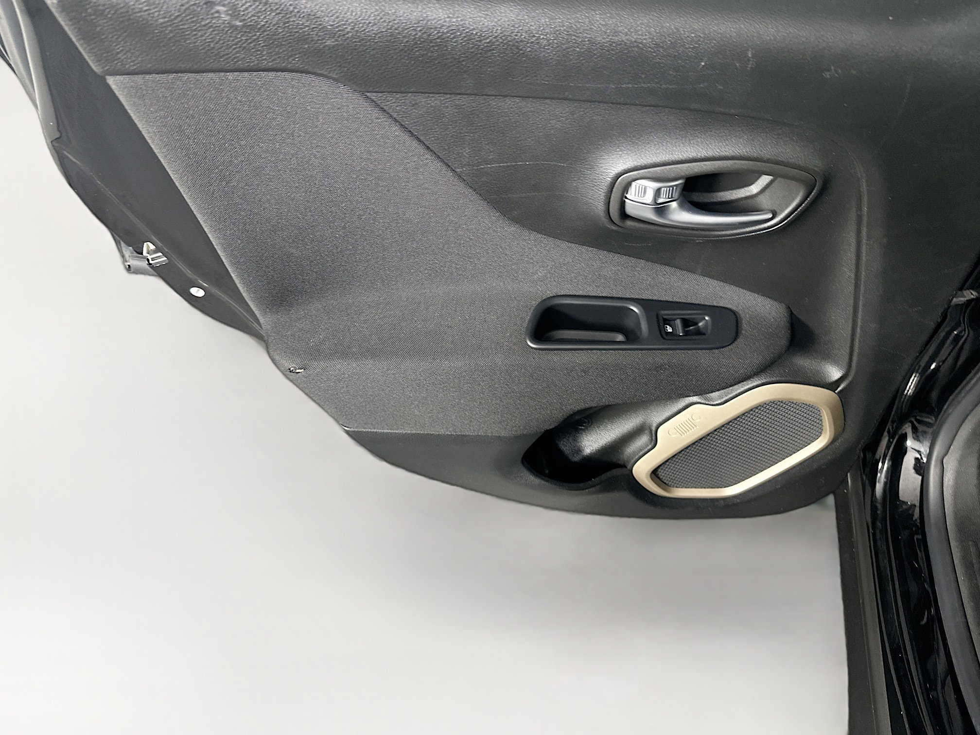 Used 2016 Jeep Renegade Sport w/ Power & Air Group image 25