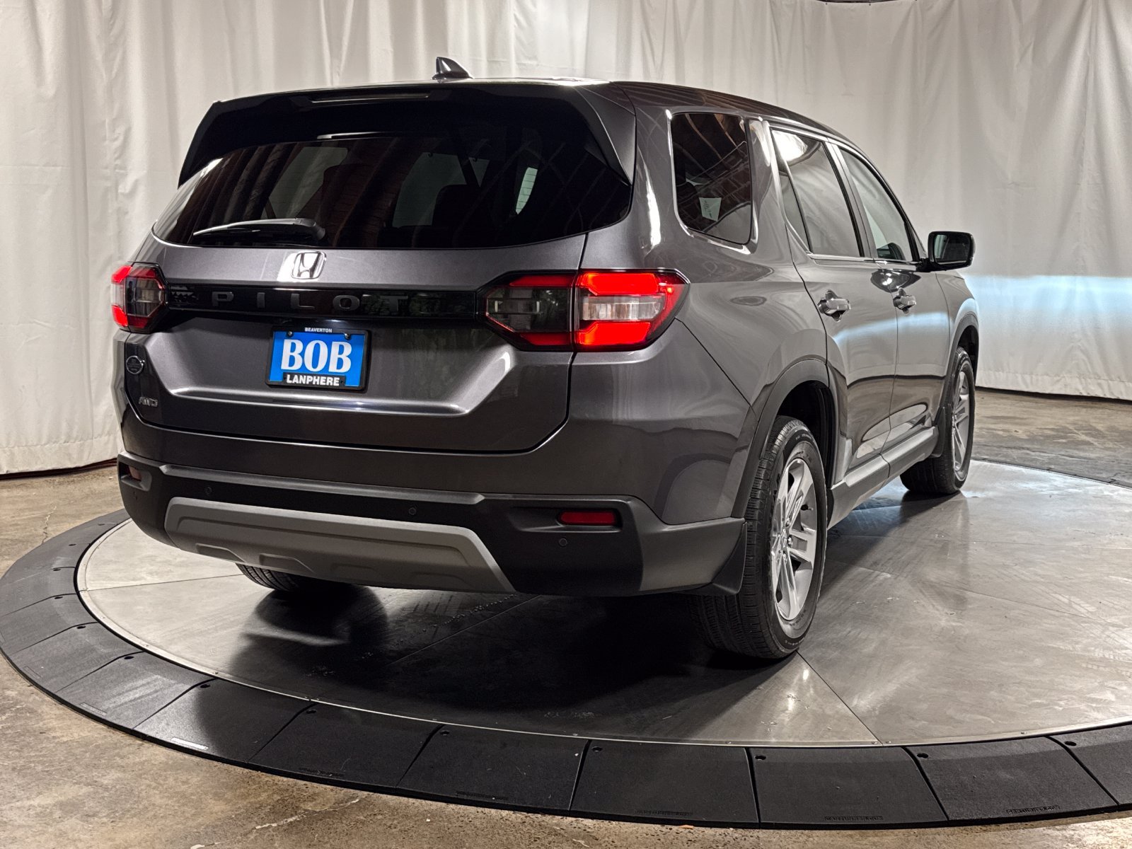 Used 2025 Honda Pilot EX-L image 8
