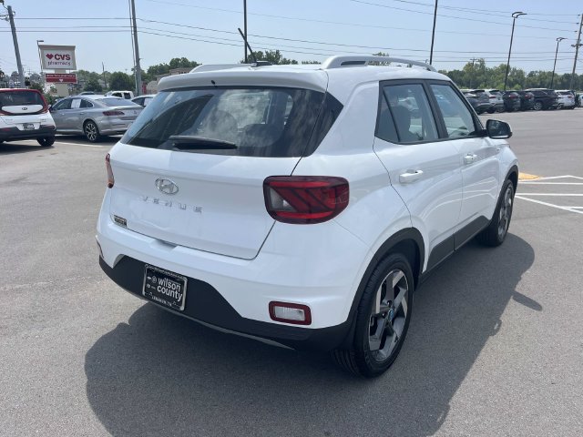 New 2026 Hyundai Venue SEL FWD image 5