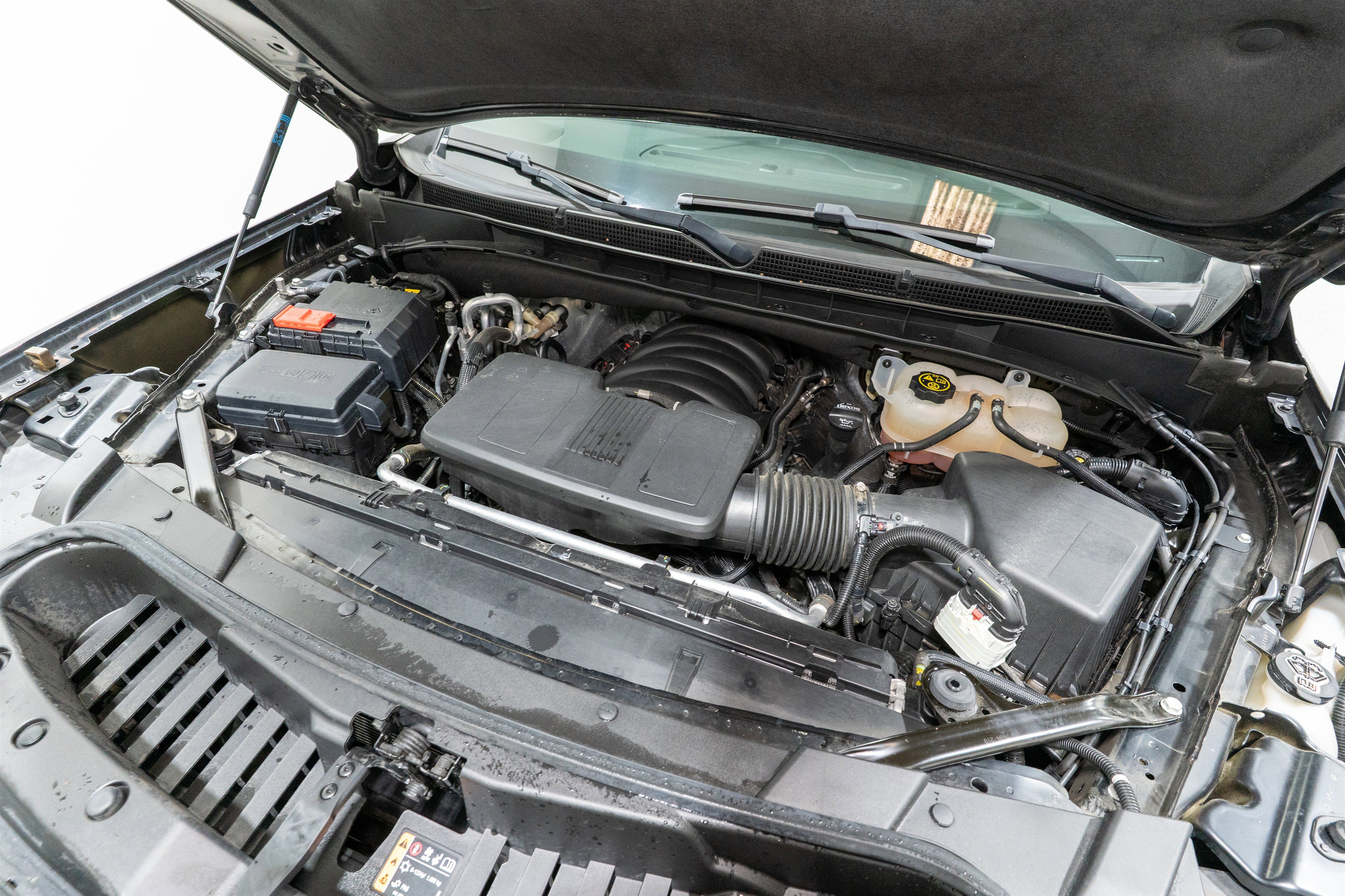 Used 2023 GMC Yukon SLE w/ Gmc Pro Safety Plus Package image 32