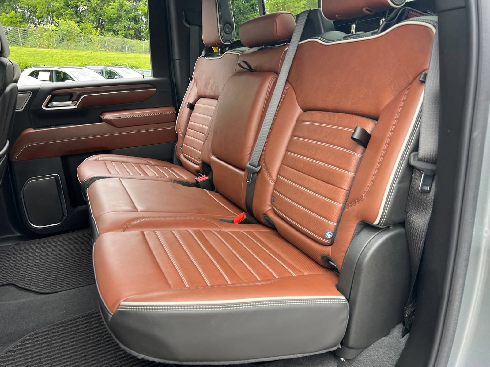 Used 2024 GMC Sierra 2500 Denali Ultimate AWD/4WD image 39