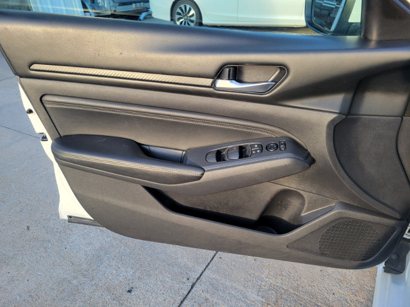 Used 2020 Nissan Altima 2.5 S FWD image 15