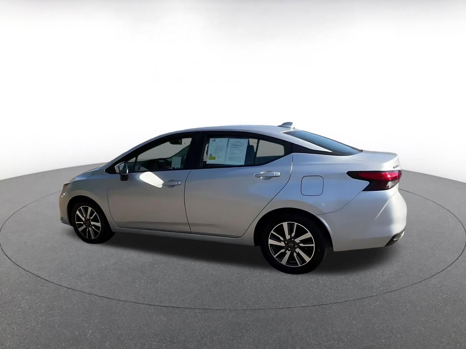 Used 2025 Nissan Versa SV image 10