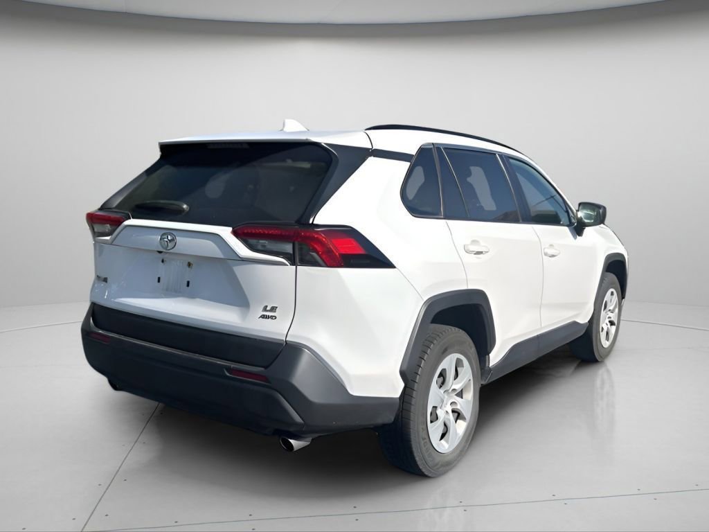 Used 2020 Toyota RAV4 LE w/ Carpet Mat Package AWD/4WD image 4