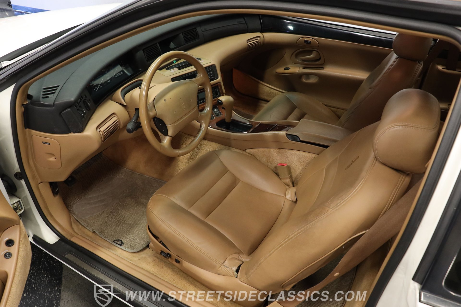 Used 1994 Lincoln Mark VIII image 4
