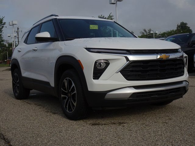 Used 2026 Chevrolet TrailBlazer LT w/ LT Cold Weather Package FWD image 30