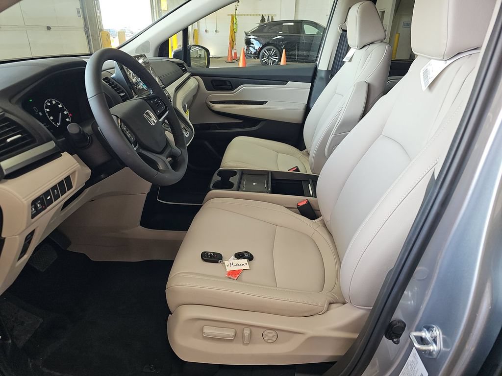 Used 2026 Honda Odyssey EX-L image 13