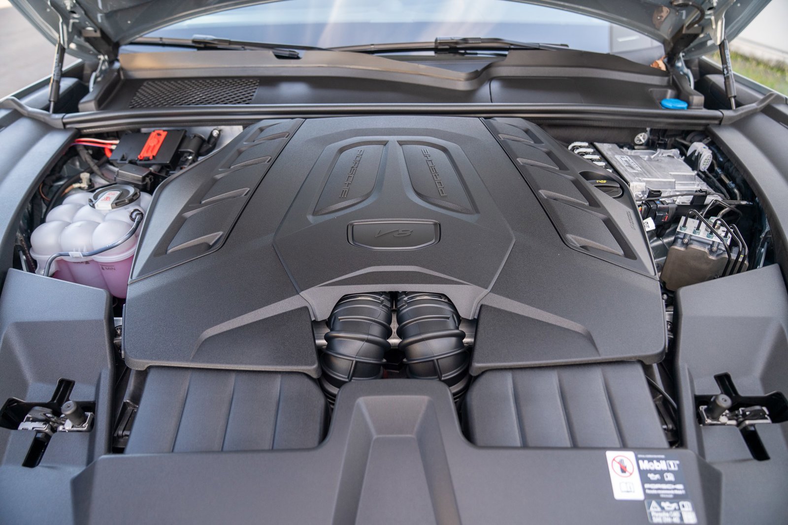 New 2026 Porsche Cayenne GTS image 28