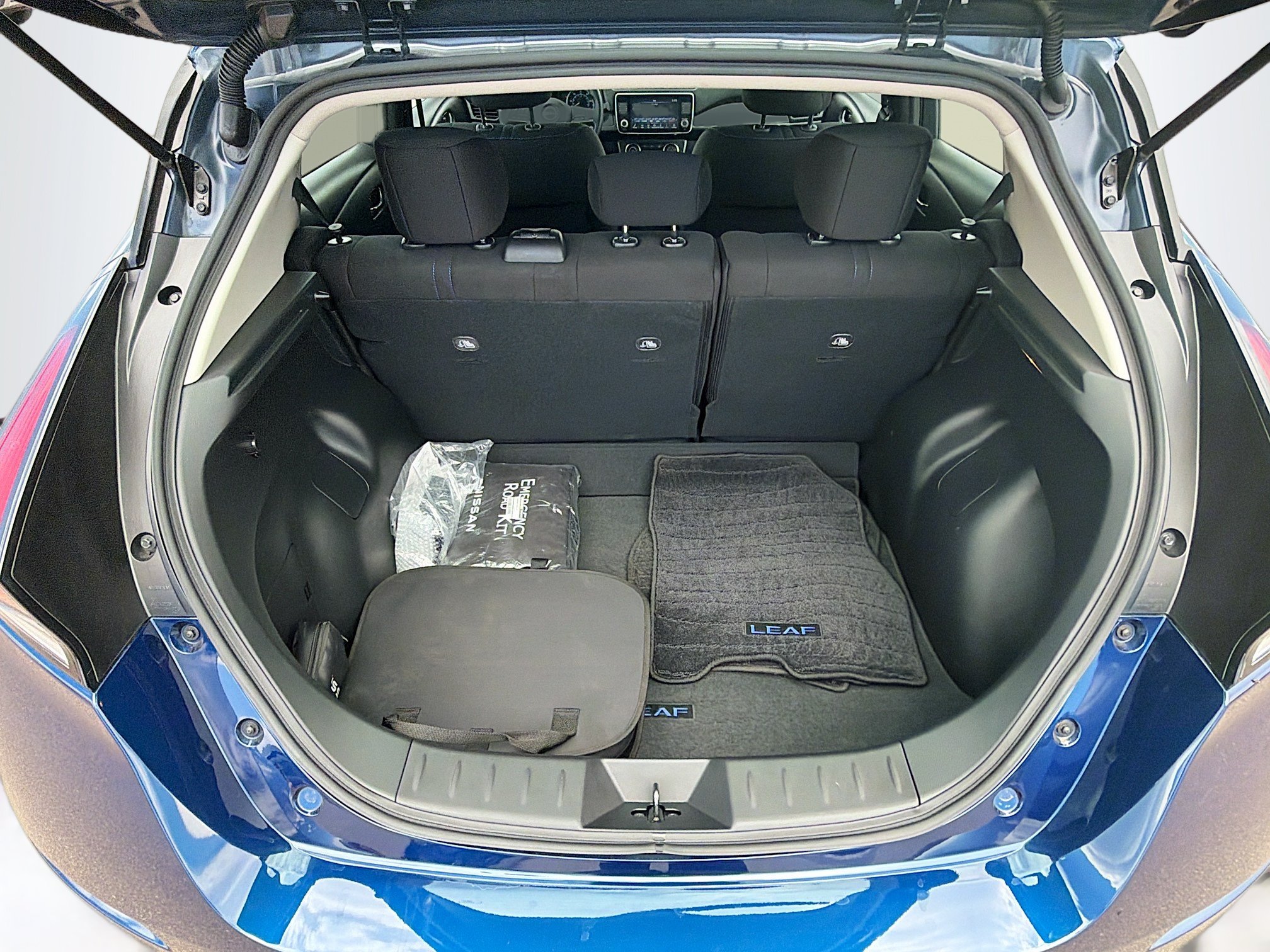 Used 2025 Nissan Leaf S FWD image 28