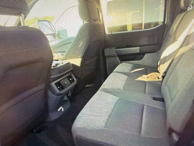 Used 2025 Ford F250 XLT w/ FX4 Off-Road Package AWD/4WD image 7