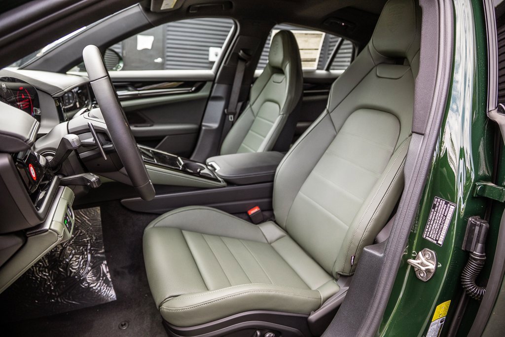 Used 2025 Porsche Panamera 4 image 5