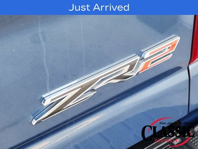 Used 2024 Chevrolet Silverado 2500 ZR2 w/ Technology Package image 20