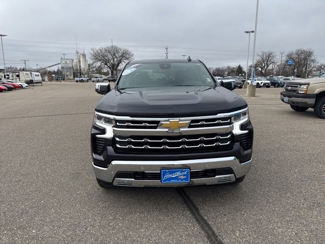 Used 2022 Chevrolet Silverado 1500 LTZ image 2