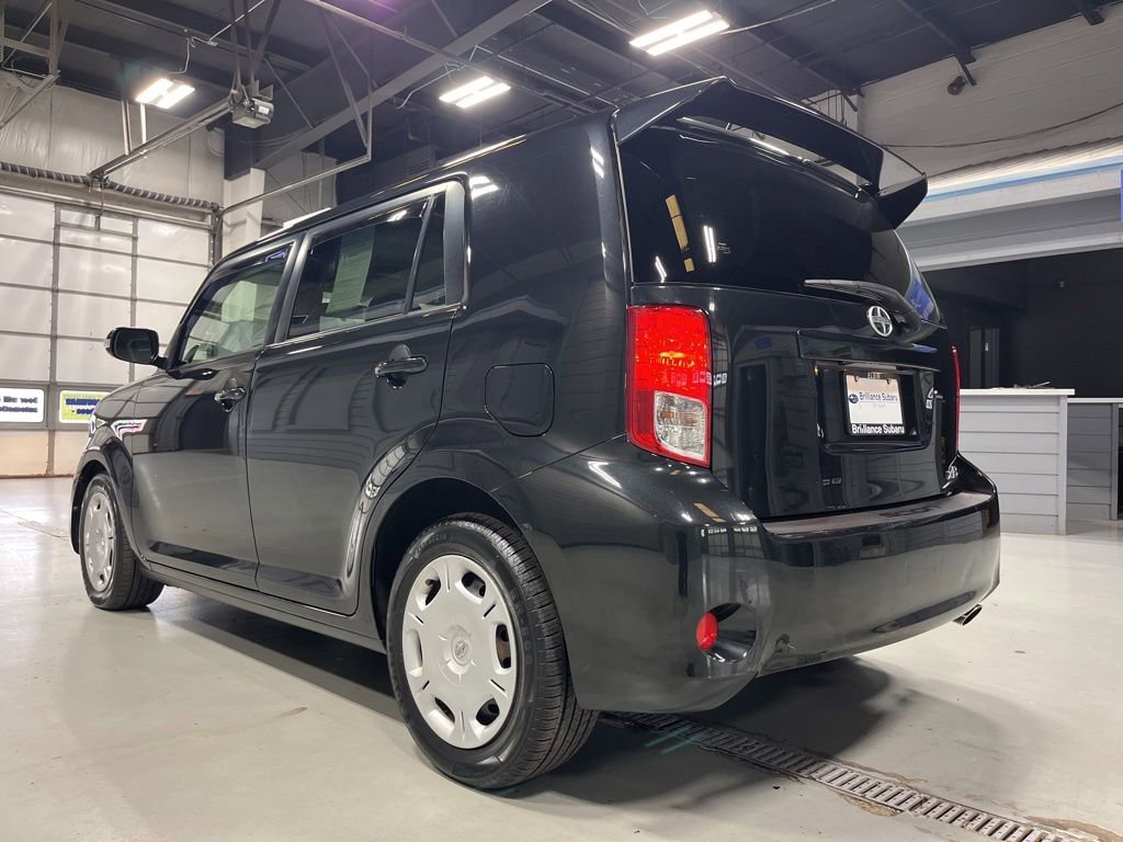Used 2011 Scion xB FWD image 5
