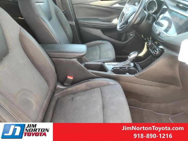 Used 2021 Buick Encore GX Select w/ Sport Touring Package FWD image 15