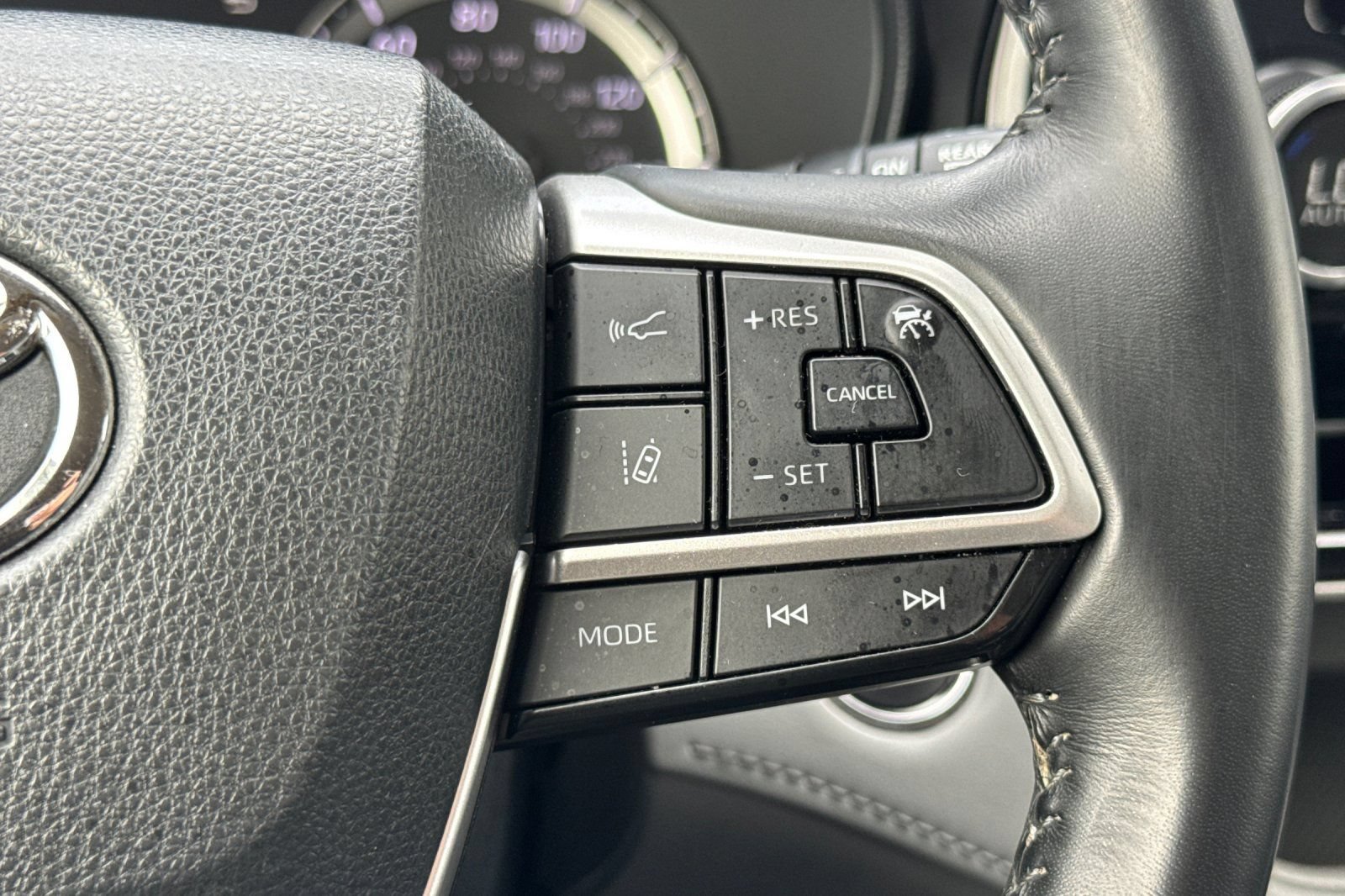 Certified 2023 Toyota Highlander LE AWD/4WD image 31