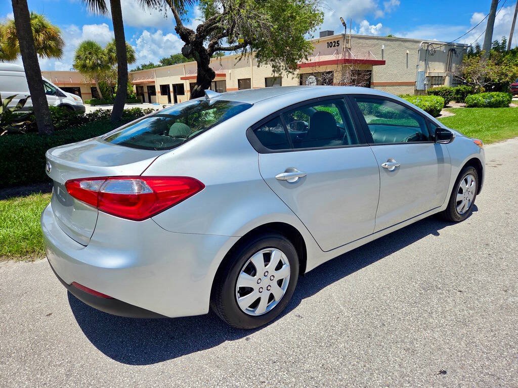 Used 2014 Kia Forte LX FWD image 9
