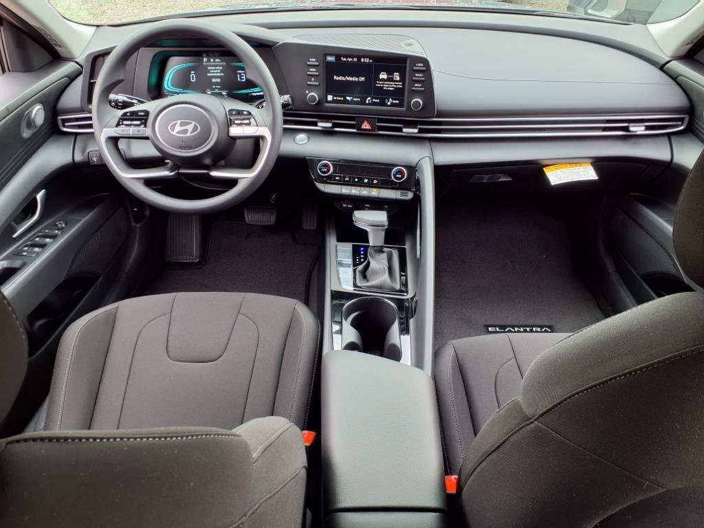 New 2025 Hyundai Elantra Blue image 7